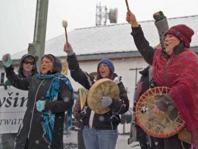 Wet’suwet’en activists protest the TransCanada pipeline